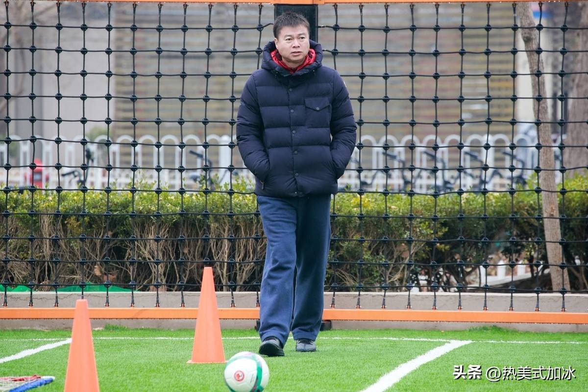 关于传奇球员退役，铁杆球迷泪奔的信息