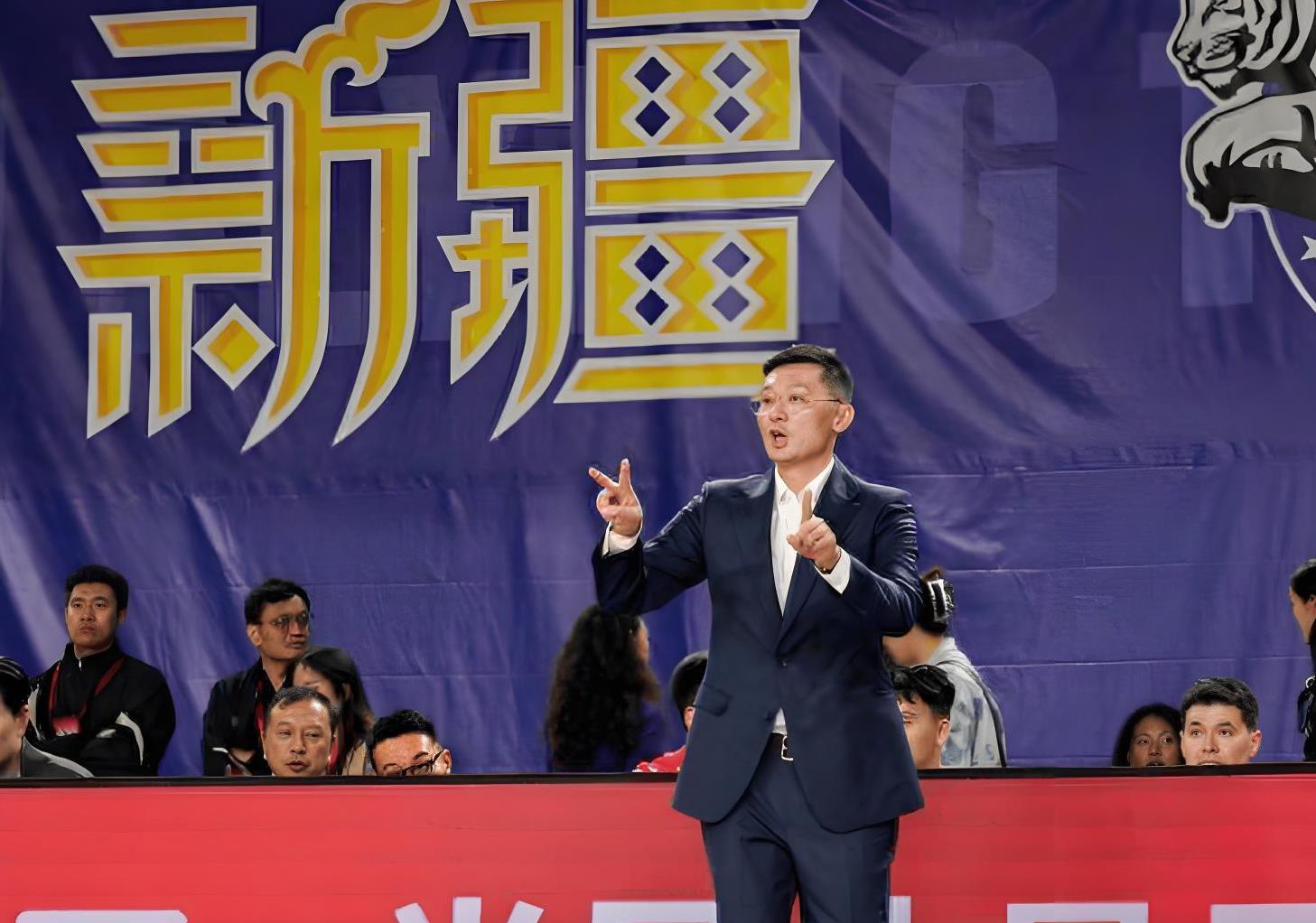 沙尔克遭遇困境，球队面临重大挑战的简单介绍