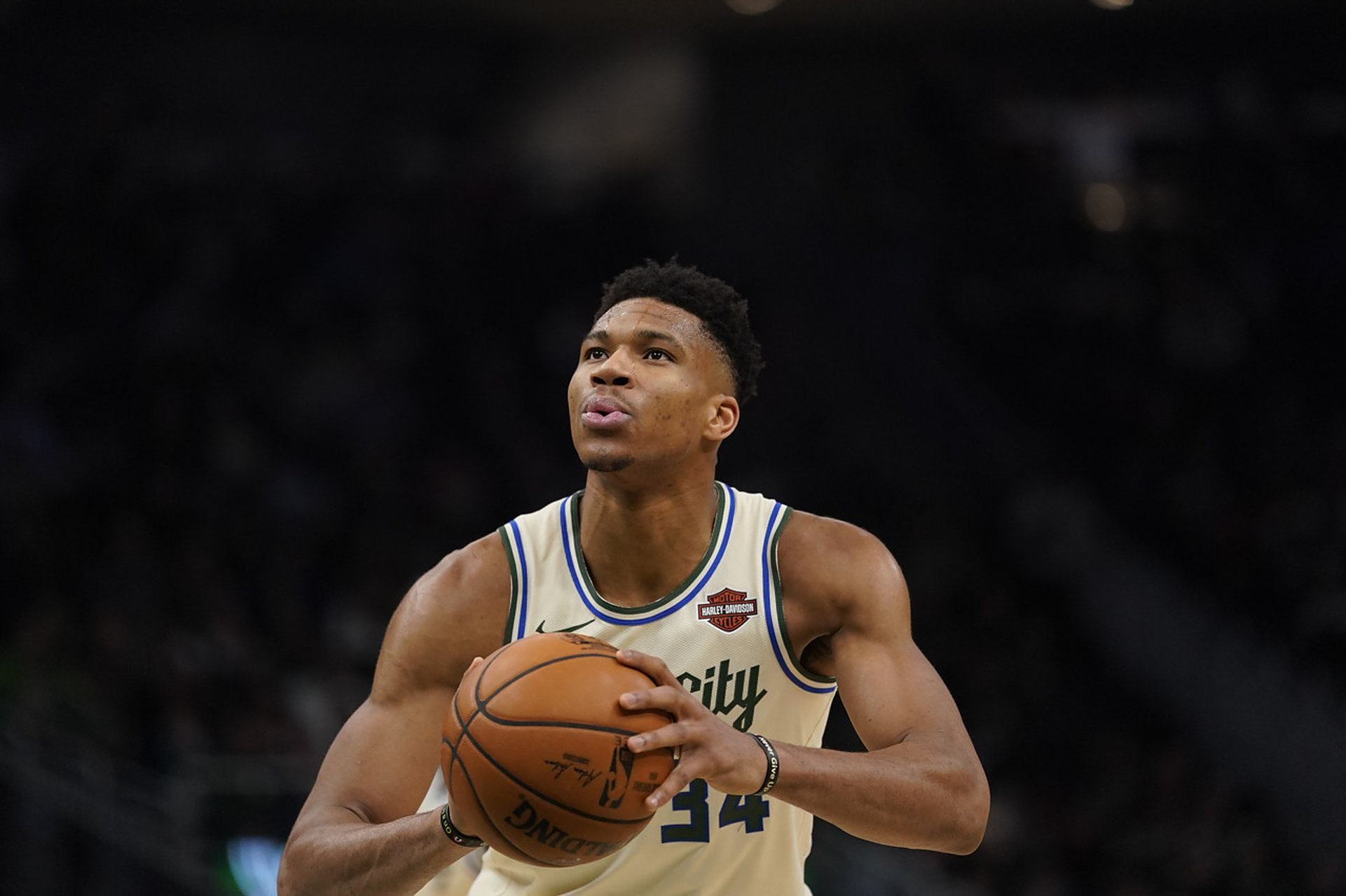 法国籃球巨星获得常规赛MVP荣誉 法国籃球巨星获得常规赛MVP荣誉