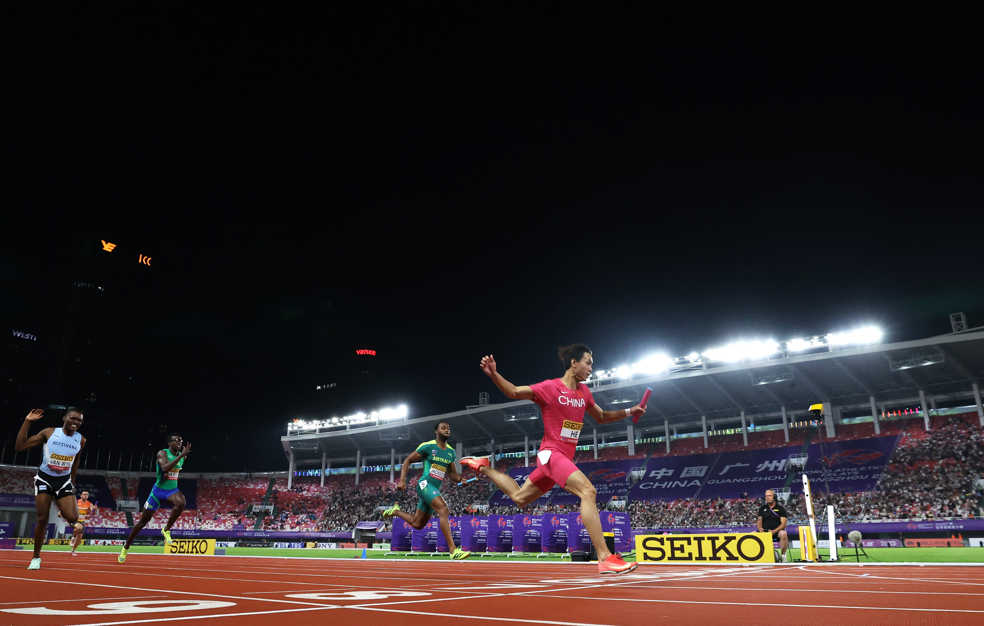 爱游戏app下载-澳大利亚田径队卫冕男子4x100米接力冠军的简单介绍