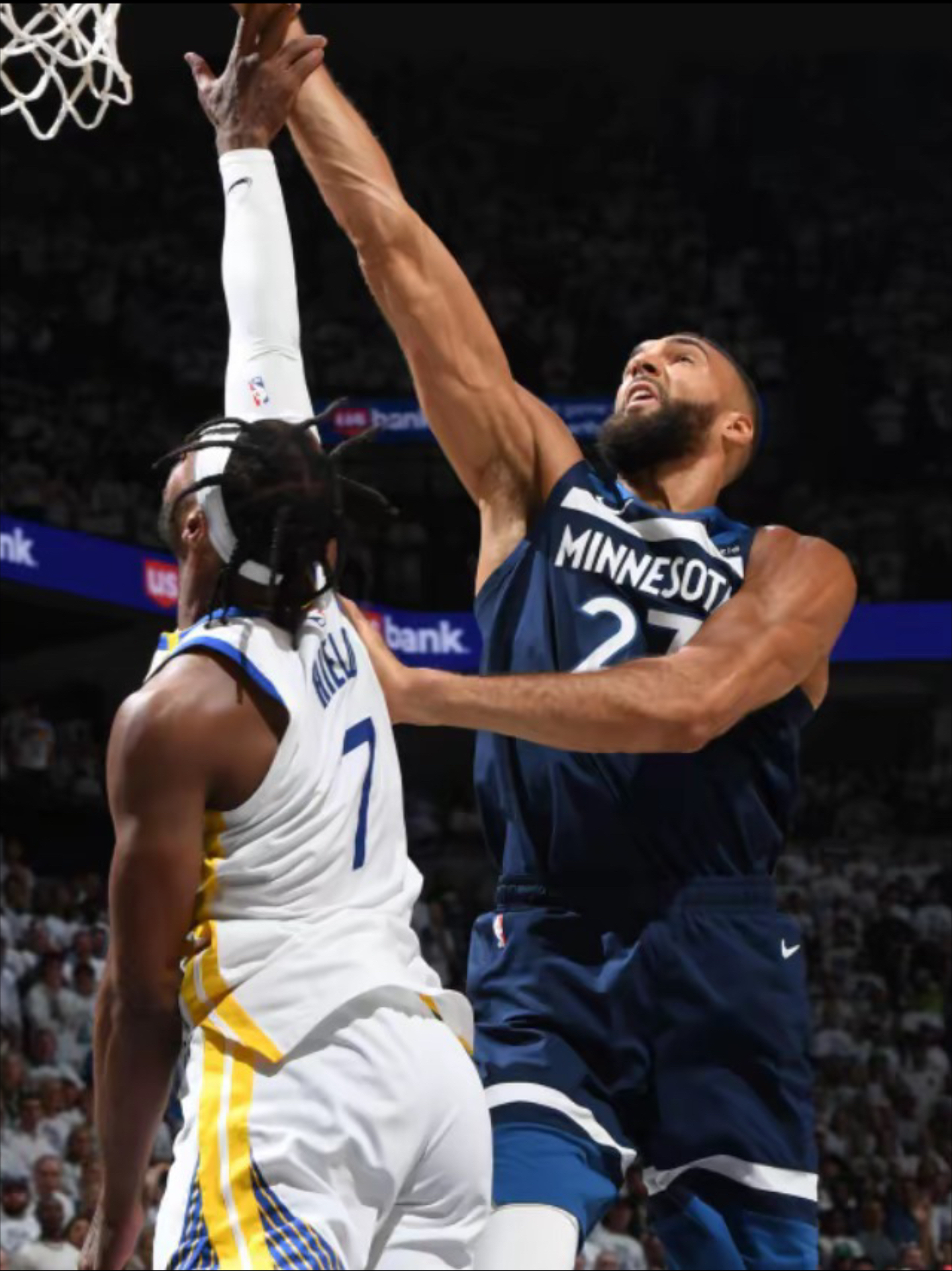 关于勇士队击败猛龙,保持季后赛优势的信息 关于勇士队击败猛龙,保持季后赛优势的信息