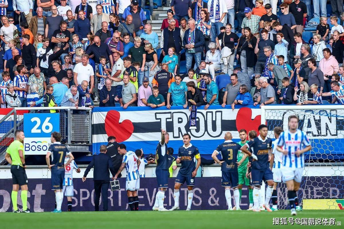 里昂足球队神奇逆袭，成功逃过一劫的简单介绍